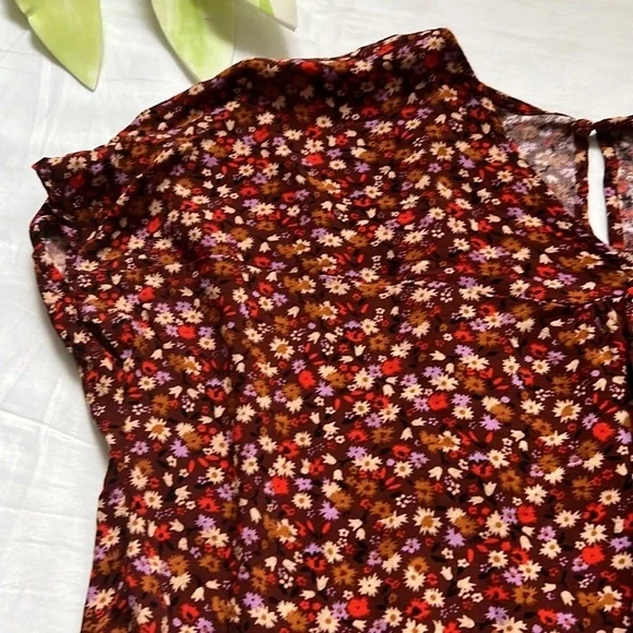 Madewell Rhyme Floral Top in Spring Floral Rusted - Picture 4 of 8